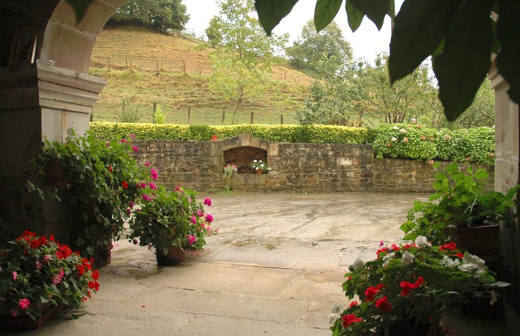 Agroturismo Ibarre Anzuola Exterior photo
